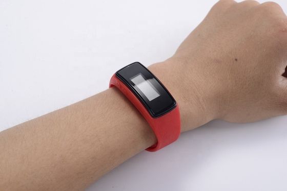 L24 * Dia 3,7cm Đồng hồ đo bước thể dục 3D Với màn hình hiển thị thời gian khoảng cách đốt cháy calo