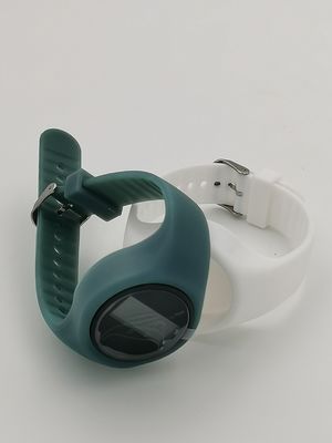 EMC ROHS đạt được chứng nhận Slim Pedometer vòng đeo tay khoảng cách lên đến 1999.99Km/1263.99Miles