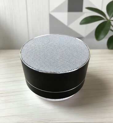 Professional Wireless Portable Bluetooth Wireless Speaker DC5V 1A Với Radio FM